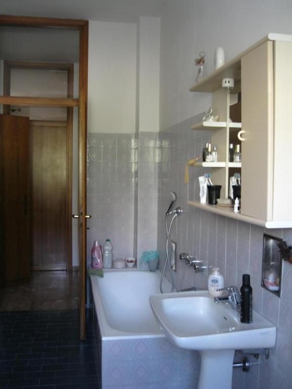 Bed and Breakfast La Casa Dei Pini Malnate Экстерьер фото