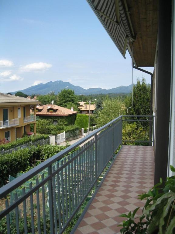 Bed and Breakfast La Casa Dei Pini Malnate Экстерьер фото